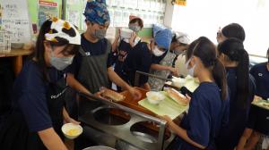 給食の様子02