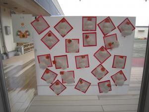 １月　みかんがのった鏡餅