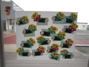 恵方巻を食べるおに